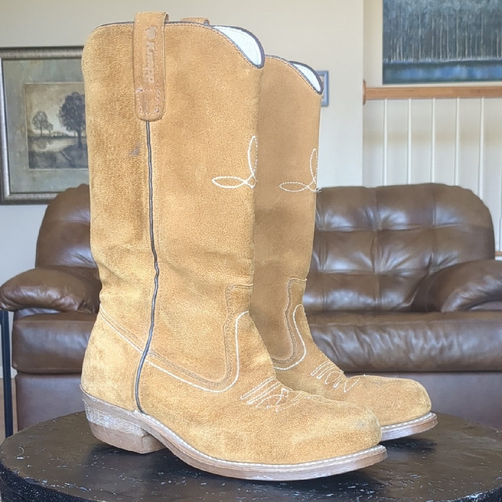 Vintage Knapp Tan Suede Cowboy Boots